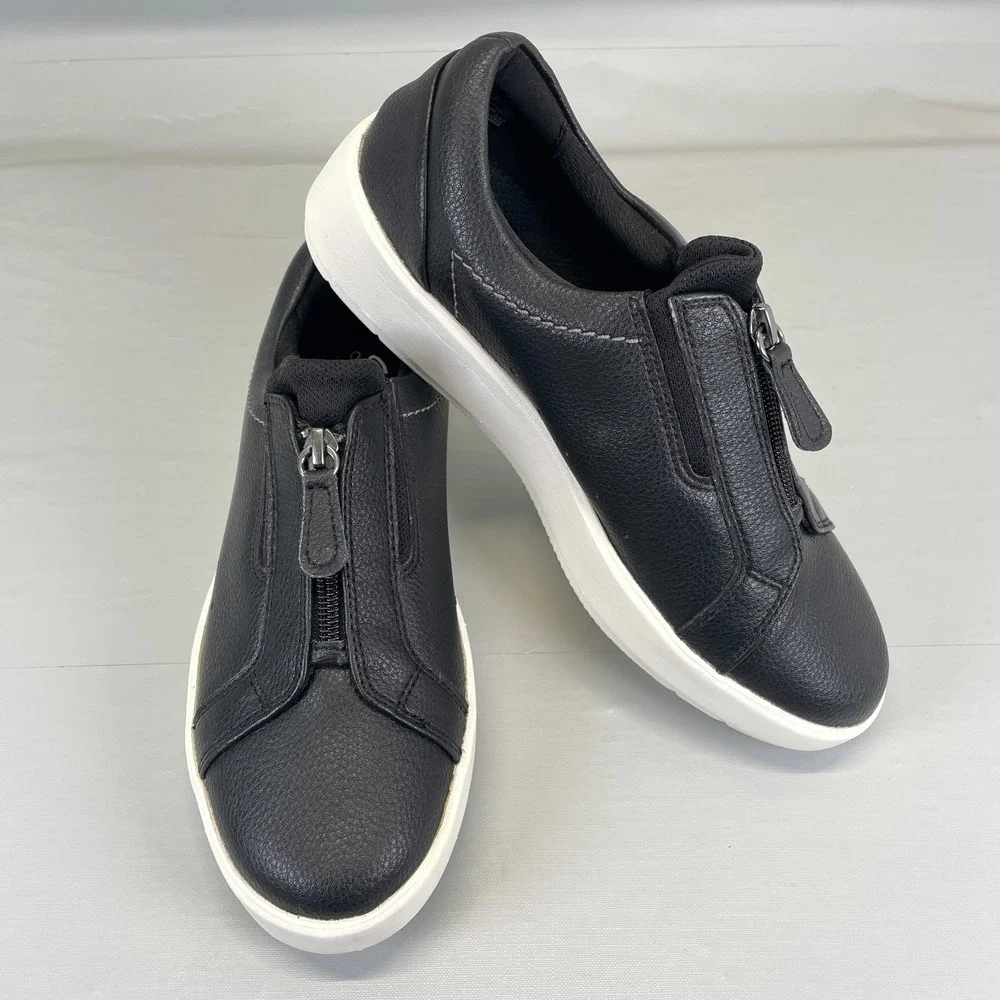 Clarks layton rae